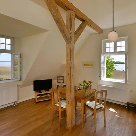 Im Zweiten Obergeschoss Des Gutshauses By Interhome アパート Neuenkirchen