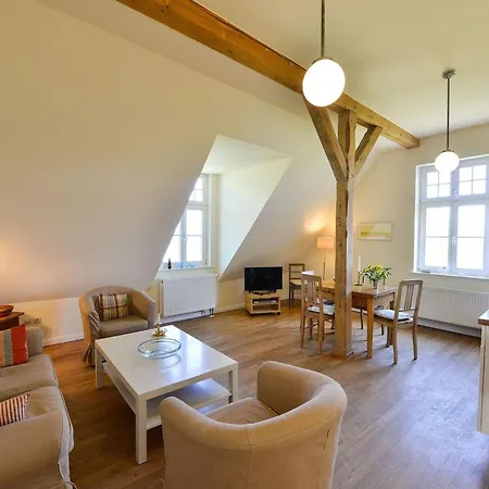 アパート Im Zweiten Obergeschoss Des Gutshauses By Interhome *