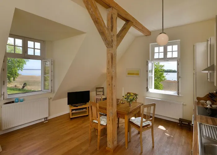 Im Zweiten Obergeschoss Des Gutshauses By Interhome アパート Neuenkirchen